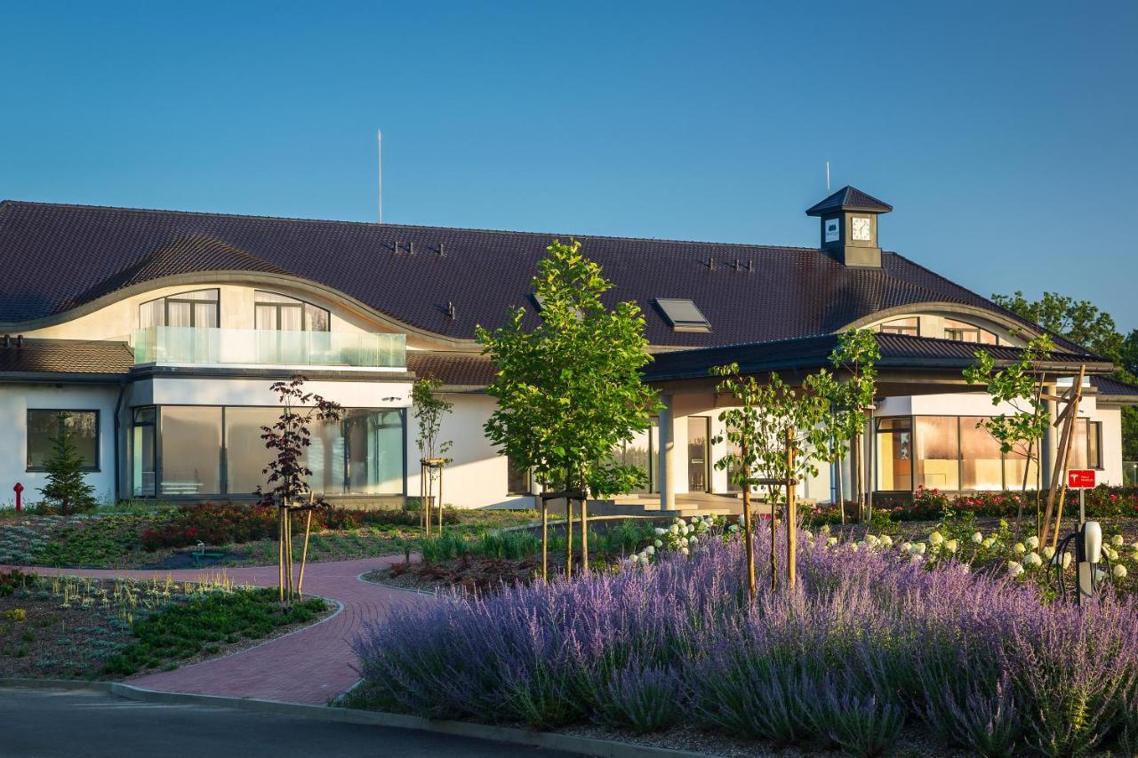 Modry Las Golf Resort Choszczno Exterior foto